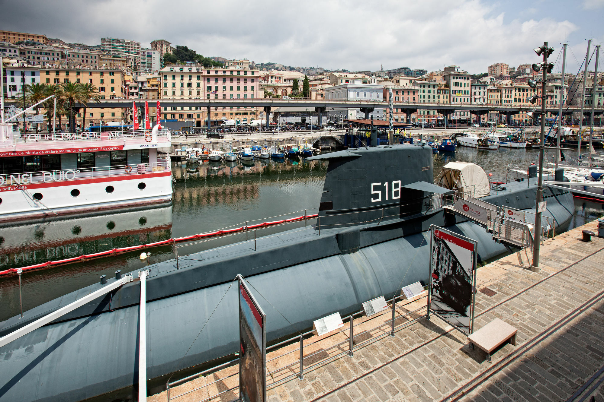 Apartment Acquario Genua